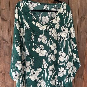 BloomChic Green/Cream Oversized 3/4 Sleeve Blouse size 18-20